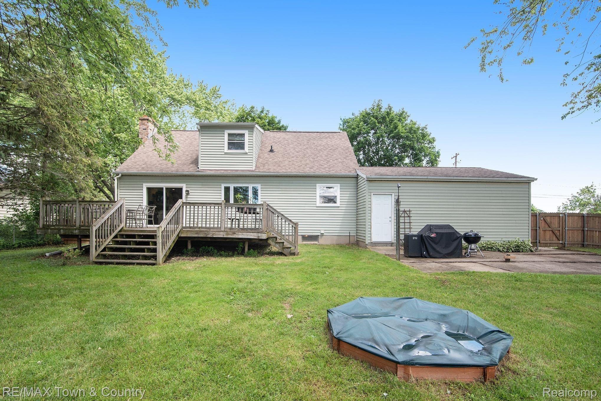 8189 Carpenter Road Flushing, MI 48433 - Photo 24 of 28 2.jpeg