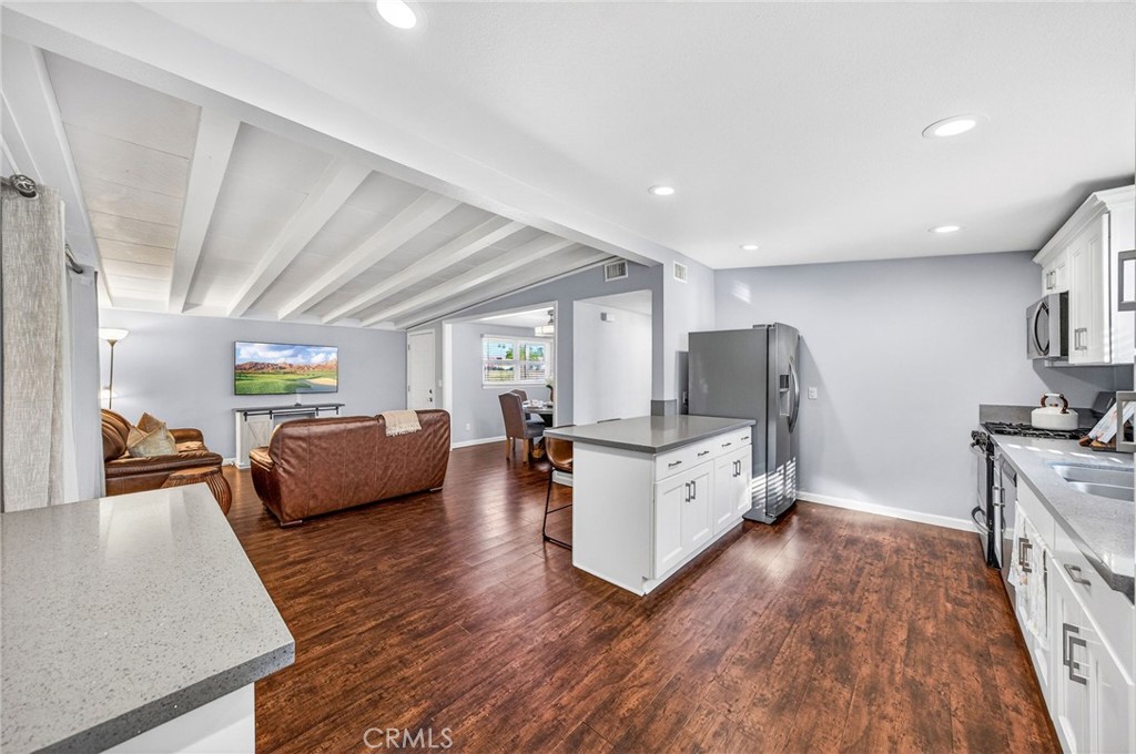 3548 Everest Avenue Riverside, CA 92503 - Photo 16 of 47