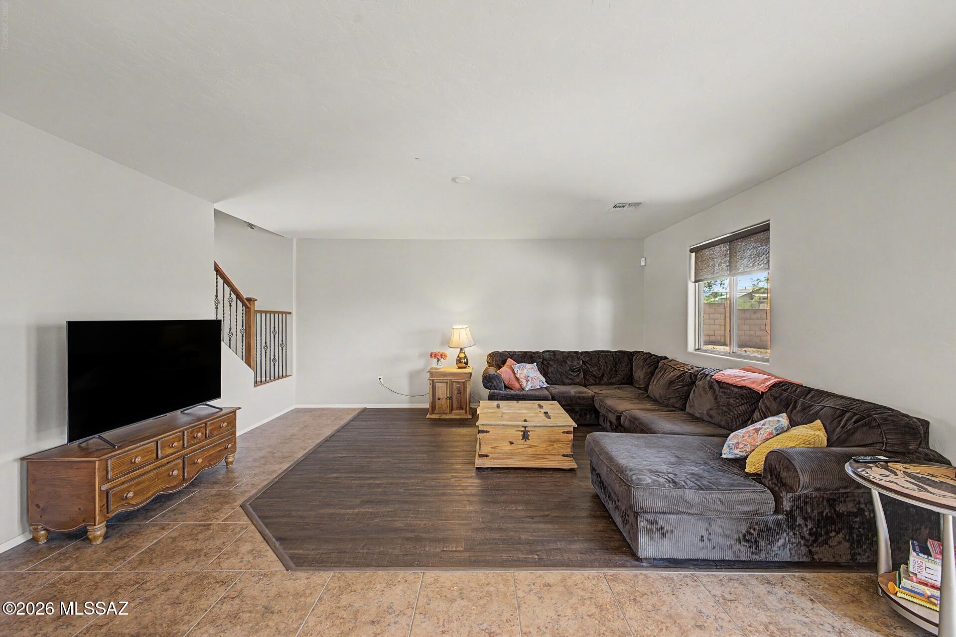 736 South Porter Routh Place Vail, AZ 85641 - Photo 5 of 33
