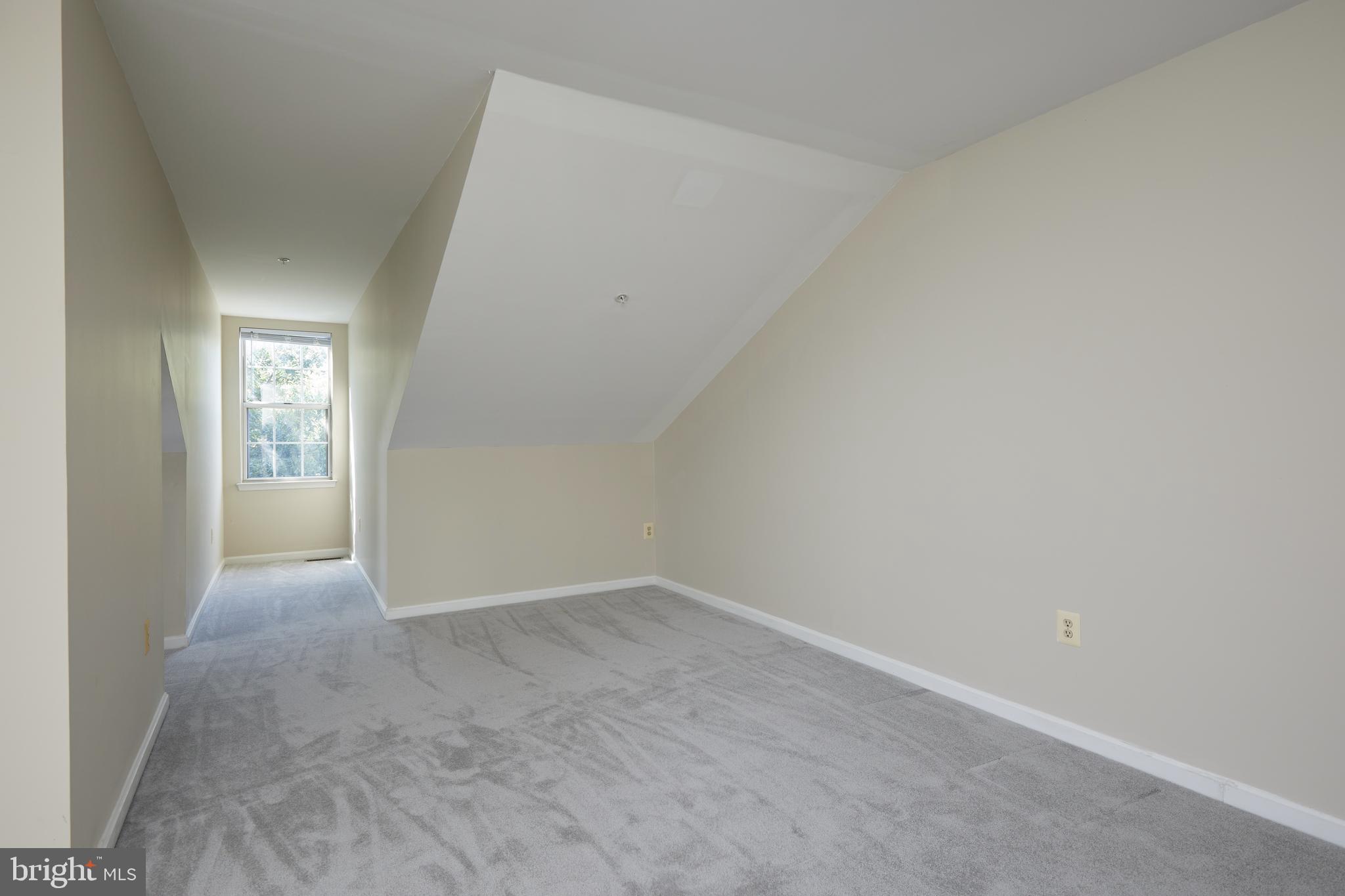 13109 Millhaven Place Germantown, MD 20874 - Photo 16 of 34 Upper Level