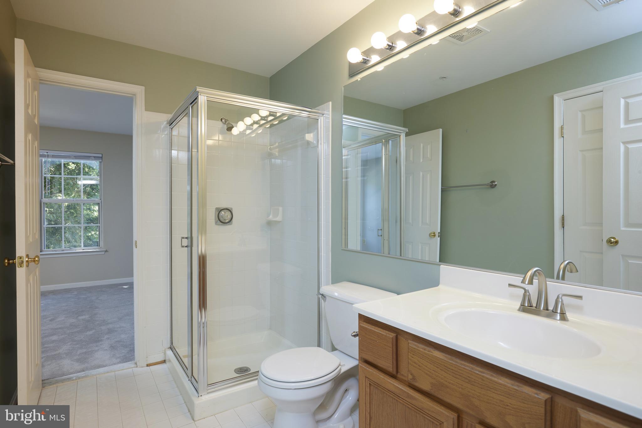 13109 Millhaven Place Germantown, MD 20874 - Photo 26 of 34 Second Bathroom