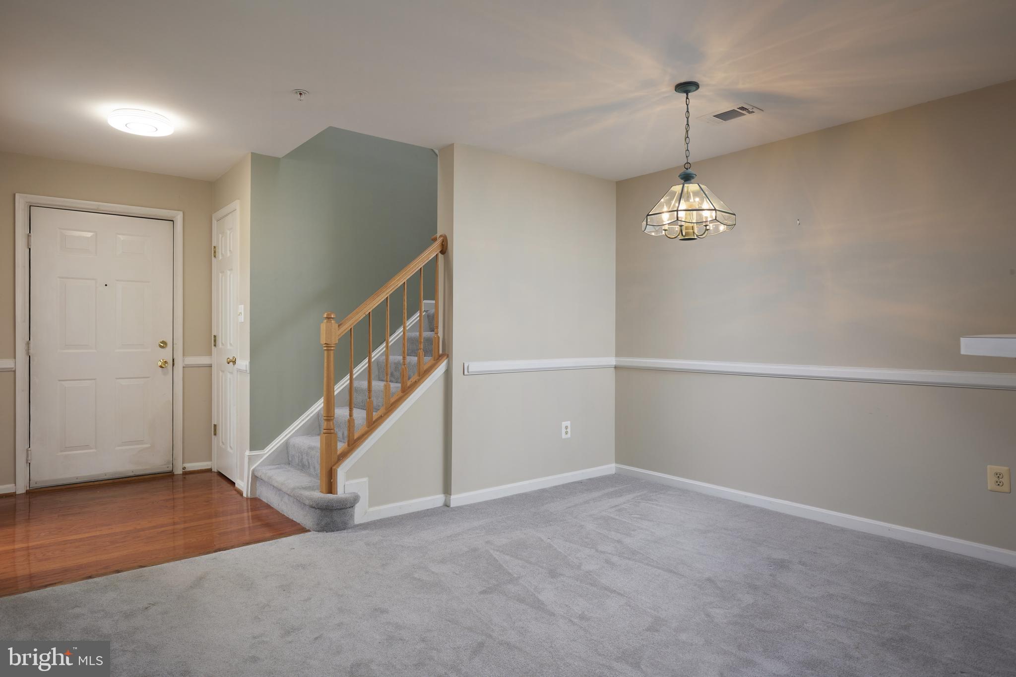 13109 Millhaven Place Germantown, MD 20874 - Photo 4 of 34 Entrance and Dining Room