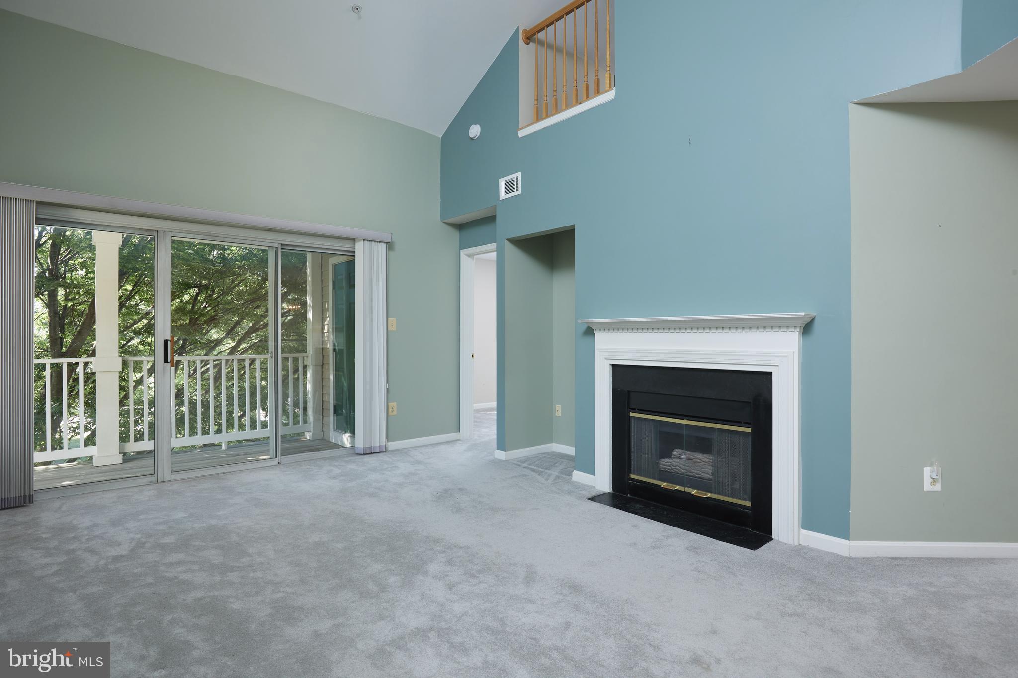 13109 Millhaven Place Germantown, MD 20874 - Photo 7 of 34 Living Room