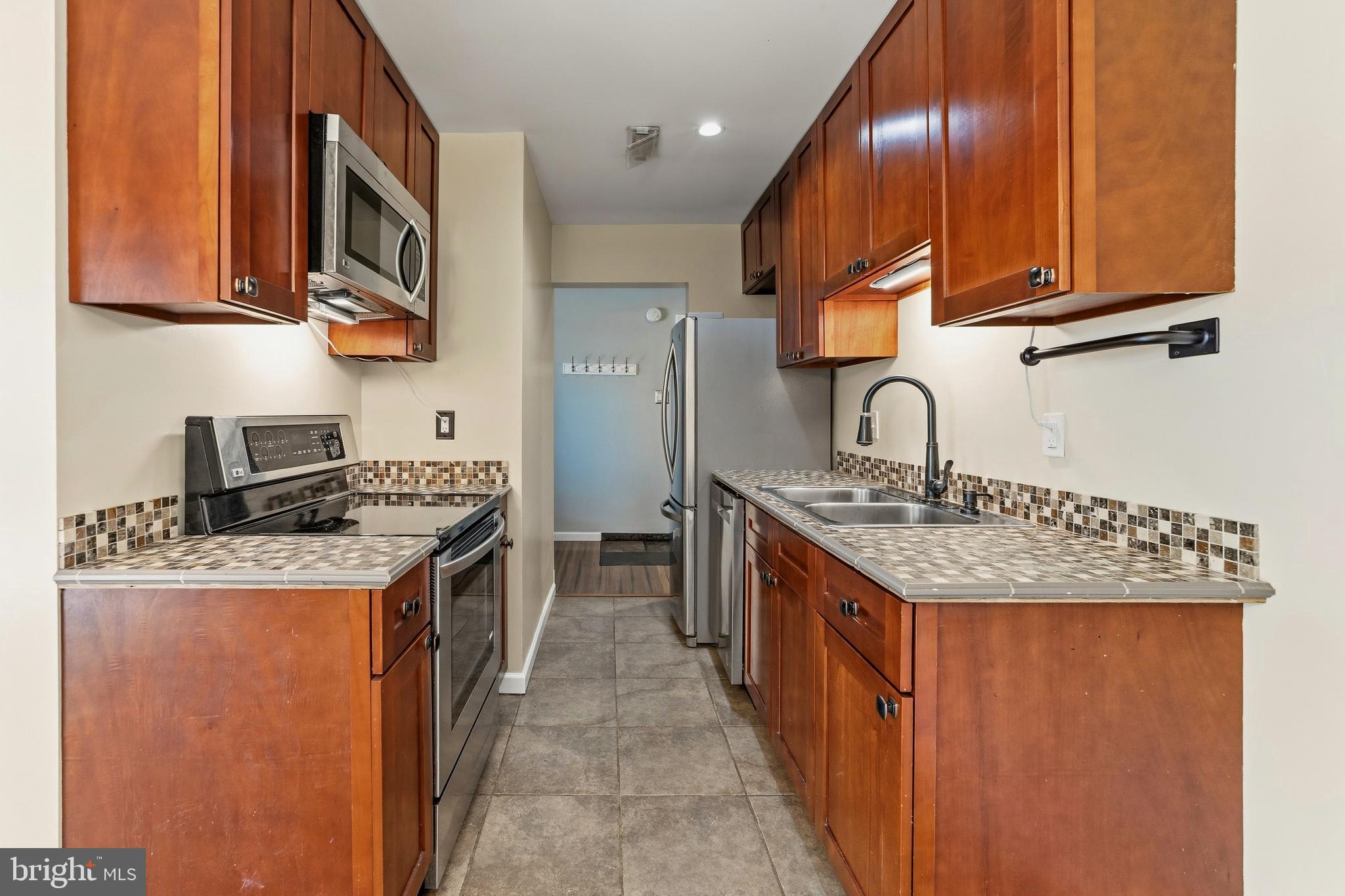 3 East Daisy Lane, Unit B Mount Laurel, NJ 08054 - Photo 2 of 25