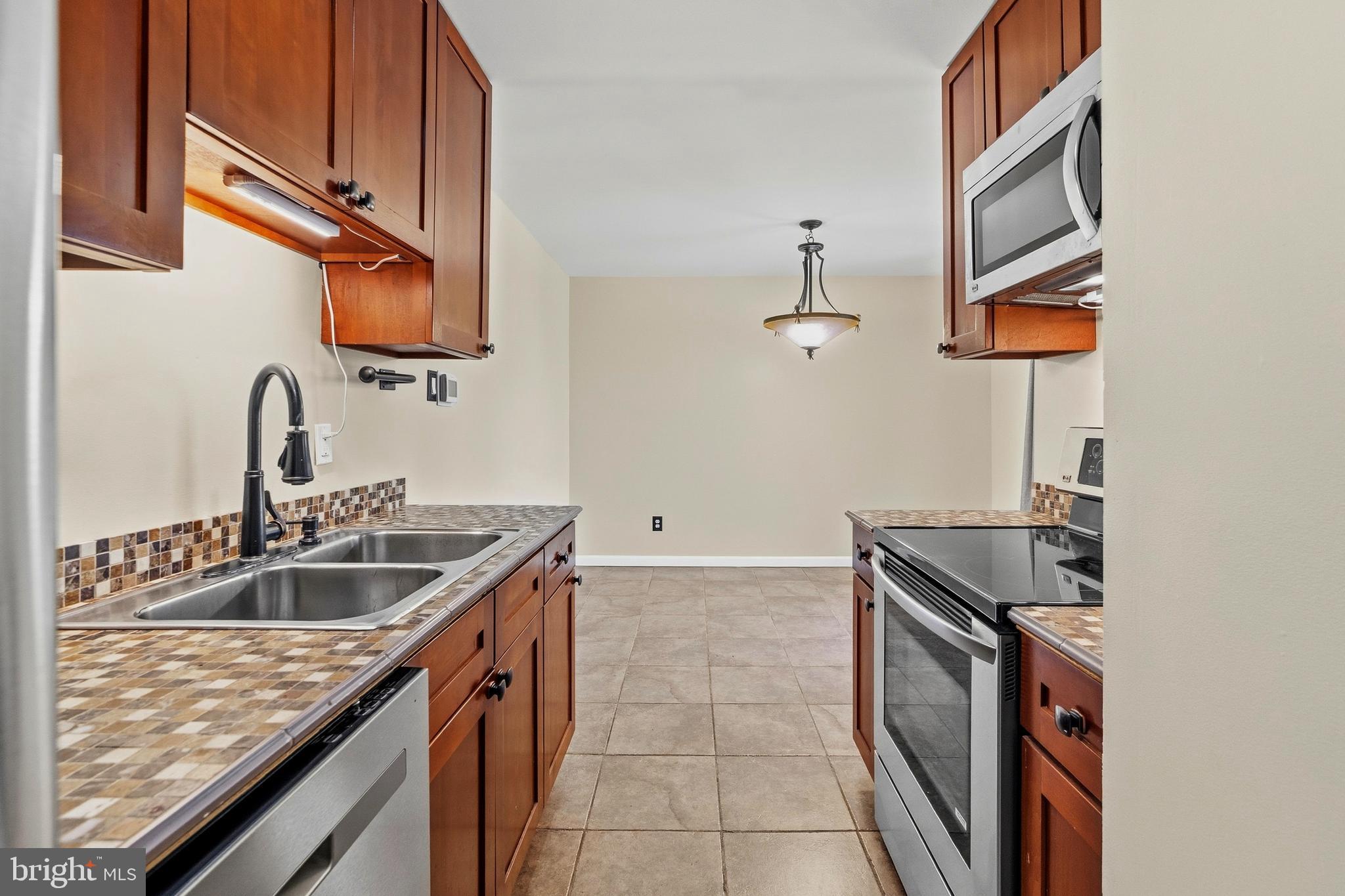 3 East Daisy Lane, Unit B Mount Laurel, NJ 08054 - Photo 6 of 25 gally kitchen