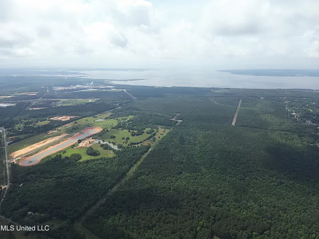 $7,522,020 | 10 West Interstate Pass, Pass Christian, MS 39571