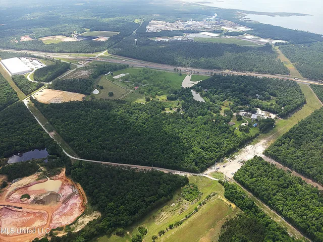 $7,522,020 | 10 West Interstate Pass, Pass Christian, MS 39571