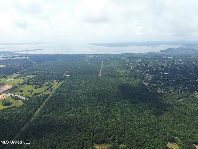 $7,522,020 | 10 West Interstate Pass, Pass Christian, MS 39571