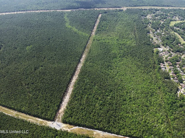 $7,522,020 | 10 West Interstate Pass, Pass Christian, MS 39571