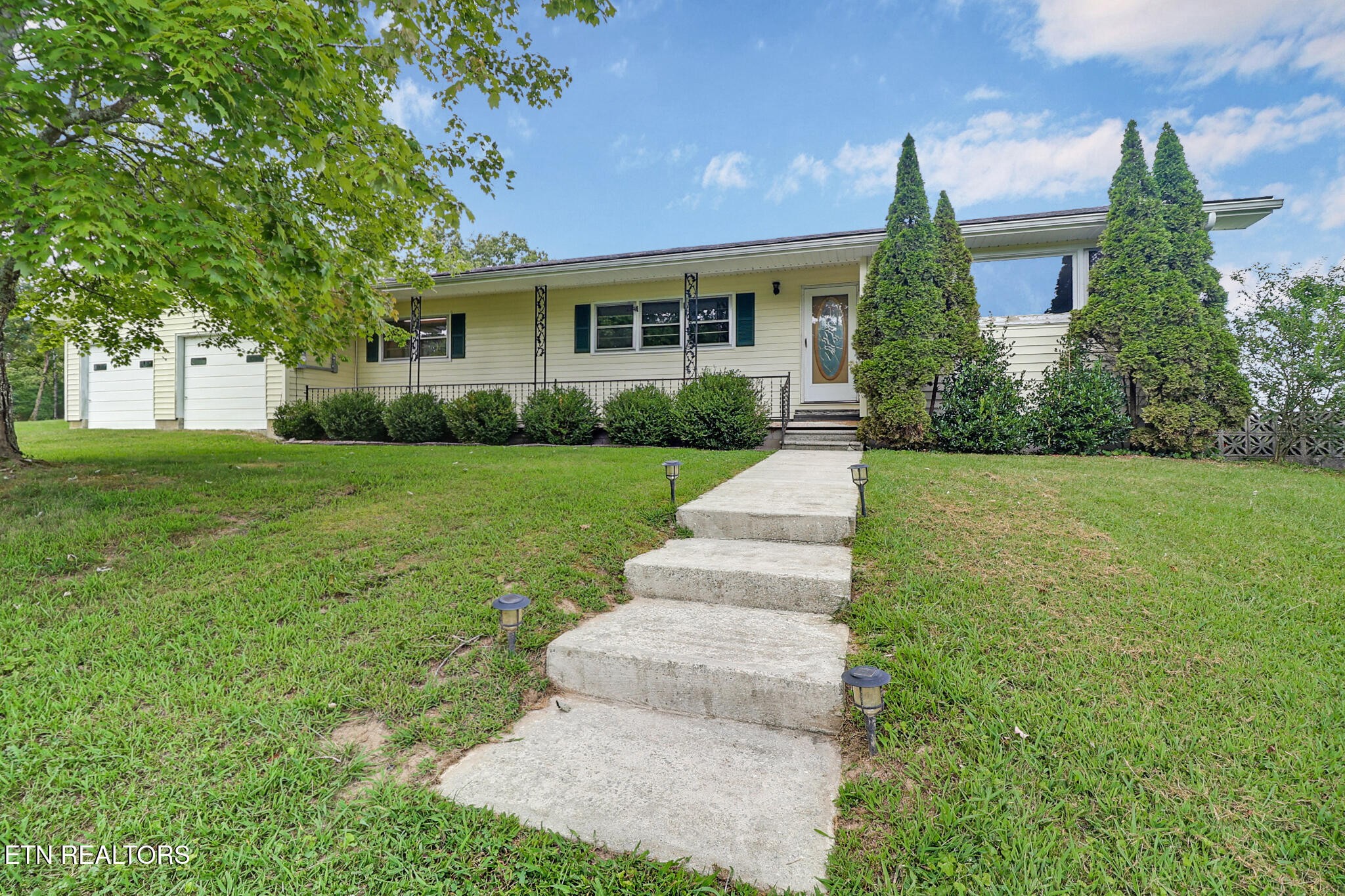 4357 Round Mountain Road Jamestown, TN 38556 - Photo 5 of 46 Gallery Image 5