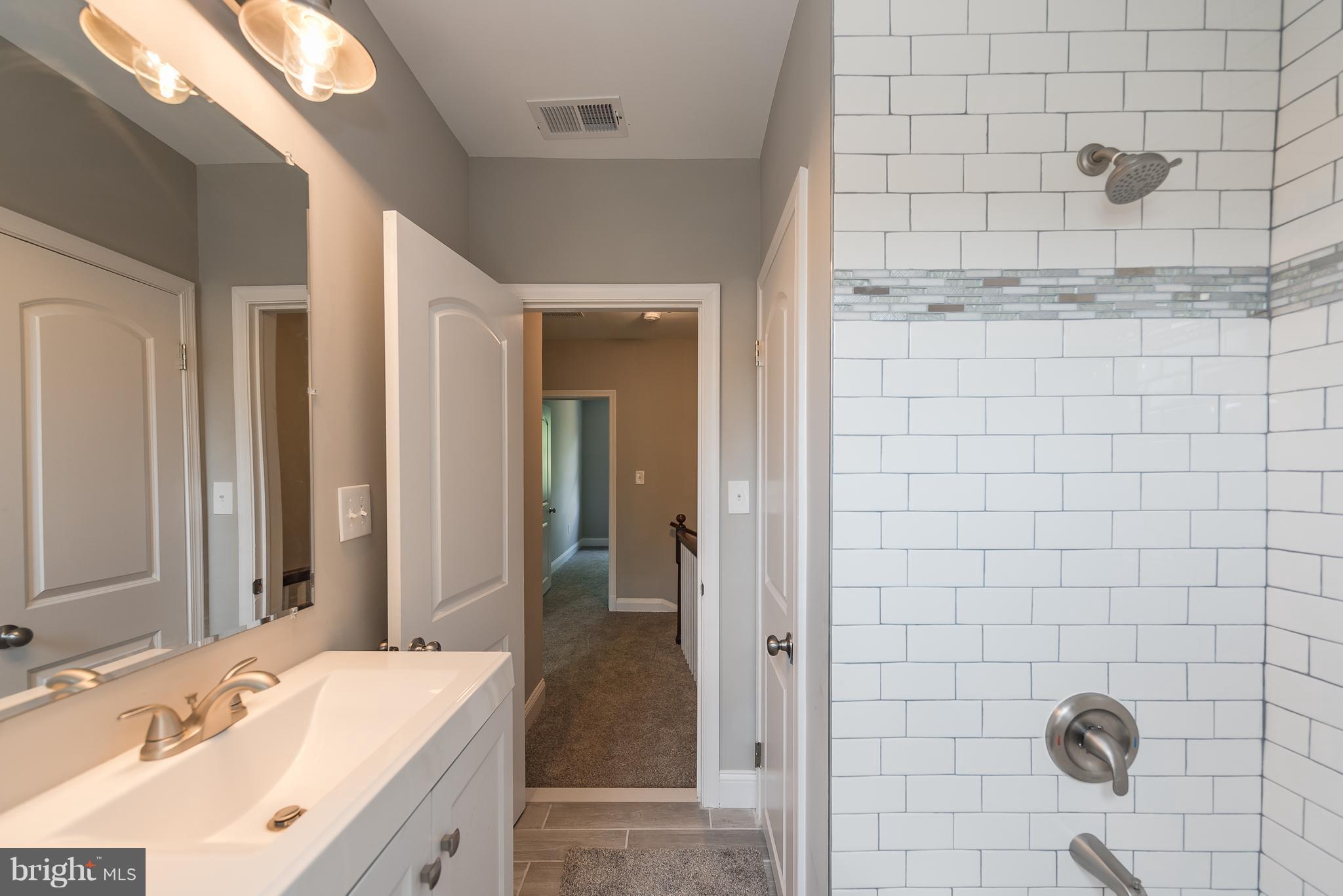 628 Stamford Road Baltimore, MD 21229 - Photo 13 of 22 Bath (Master)