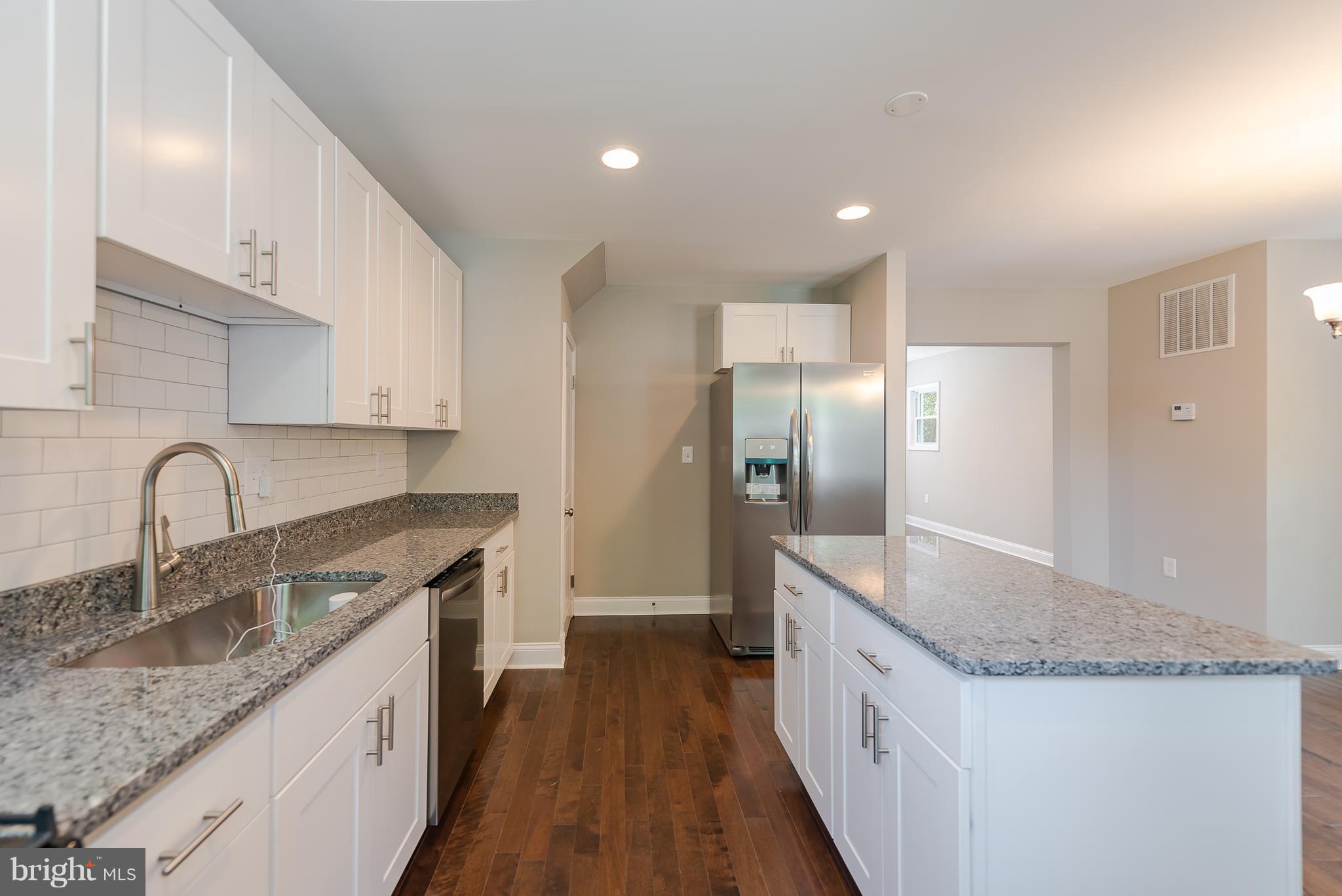 628 Stamford Road Baltimore, MD 21229 - Photo 8 of 22 Kitchen