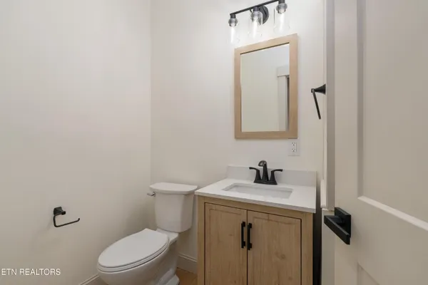 $789,900 | 31036 Oberlin Lane, Glade Spring, VA 24340