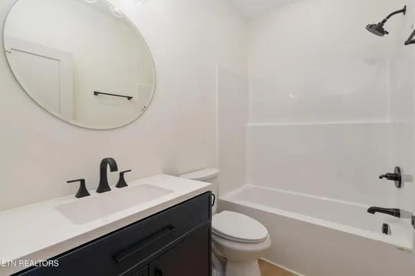 $789,900 | 31036 Oberlin Lane, Glade Spring, VA 24340