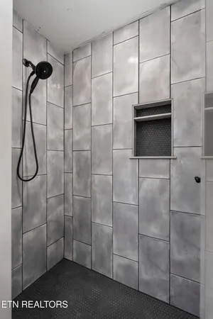 $789,900 | 31036 Oberlin Lane, Glade Spring, VA 24340