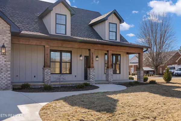 $789,900 | 31036 Oberlin Lane, Glade Spring, VA 24340