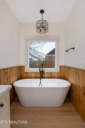 $789,900 | 31036 Oberlin Lane, Glade Spring, VA 24340