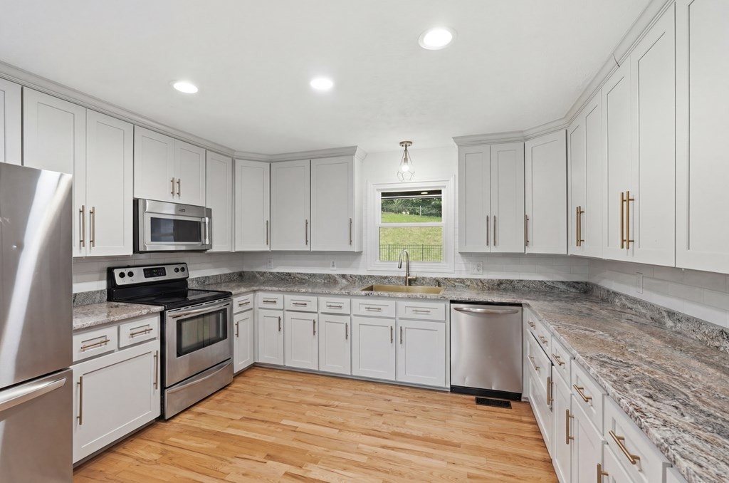 237 Southfork Road Sparta, TN 38583 - Photo 12 of 47