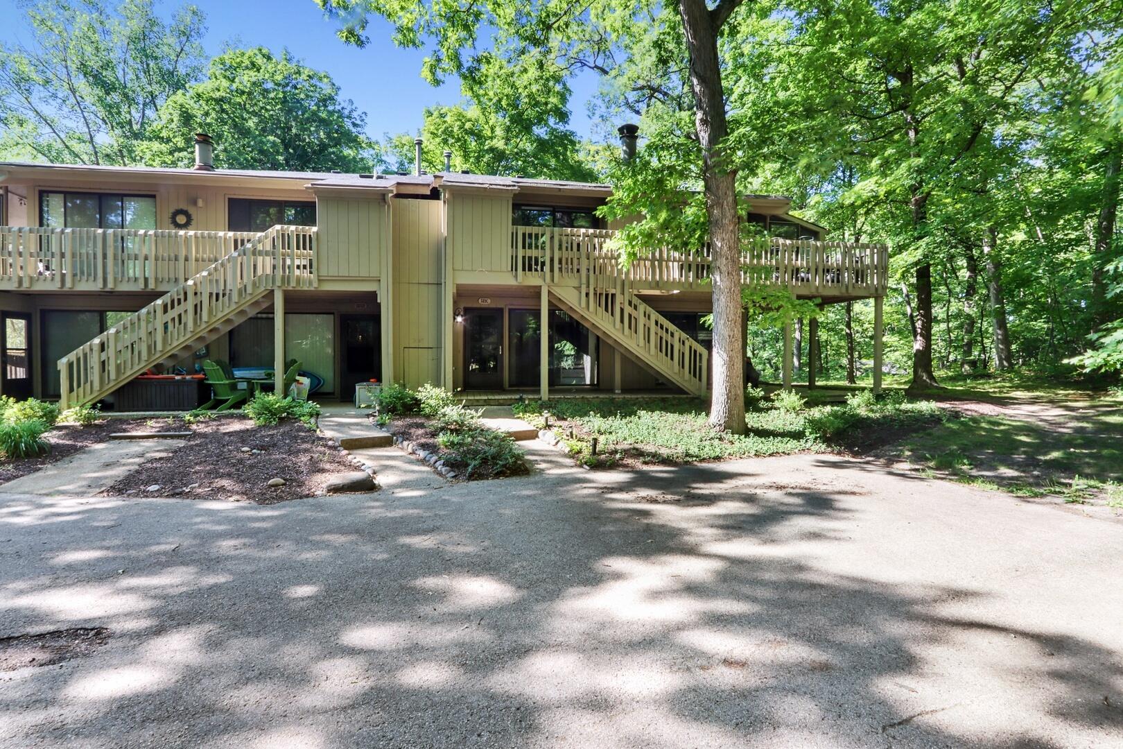 521 Bristol Oak Court, Unit C, Fontana, WI 53125 Compass