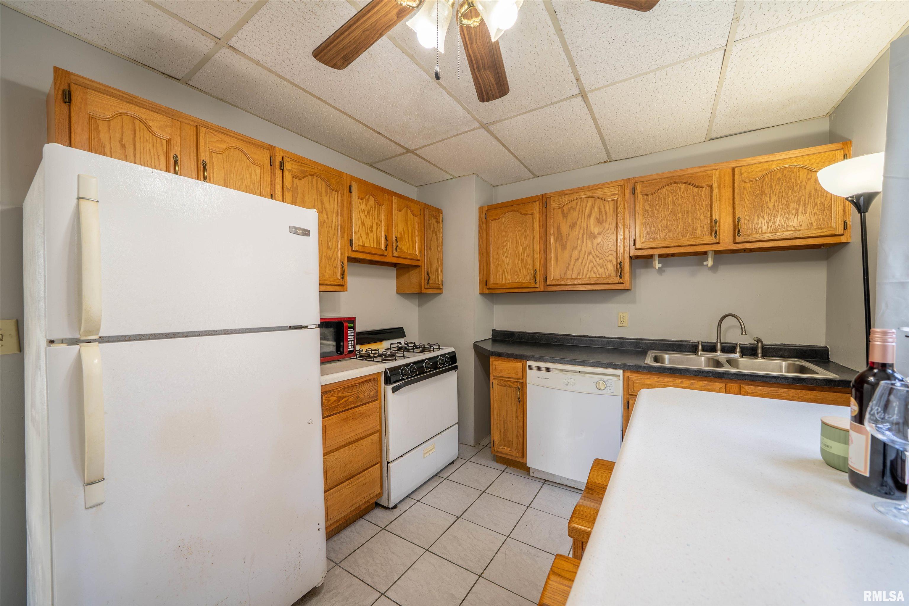 2714 North Prospect Road Peoria, IL 61603 - Photo 11 of 39 Gallery Image 11