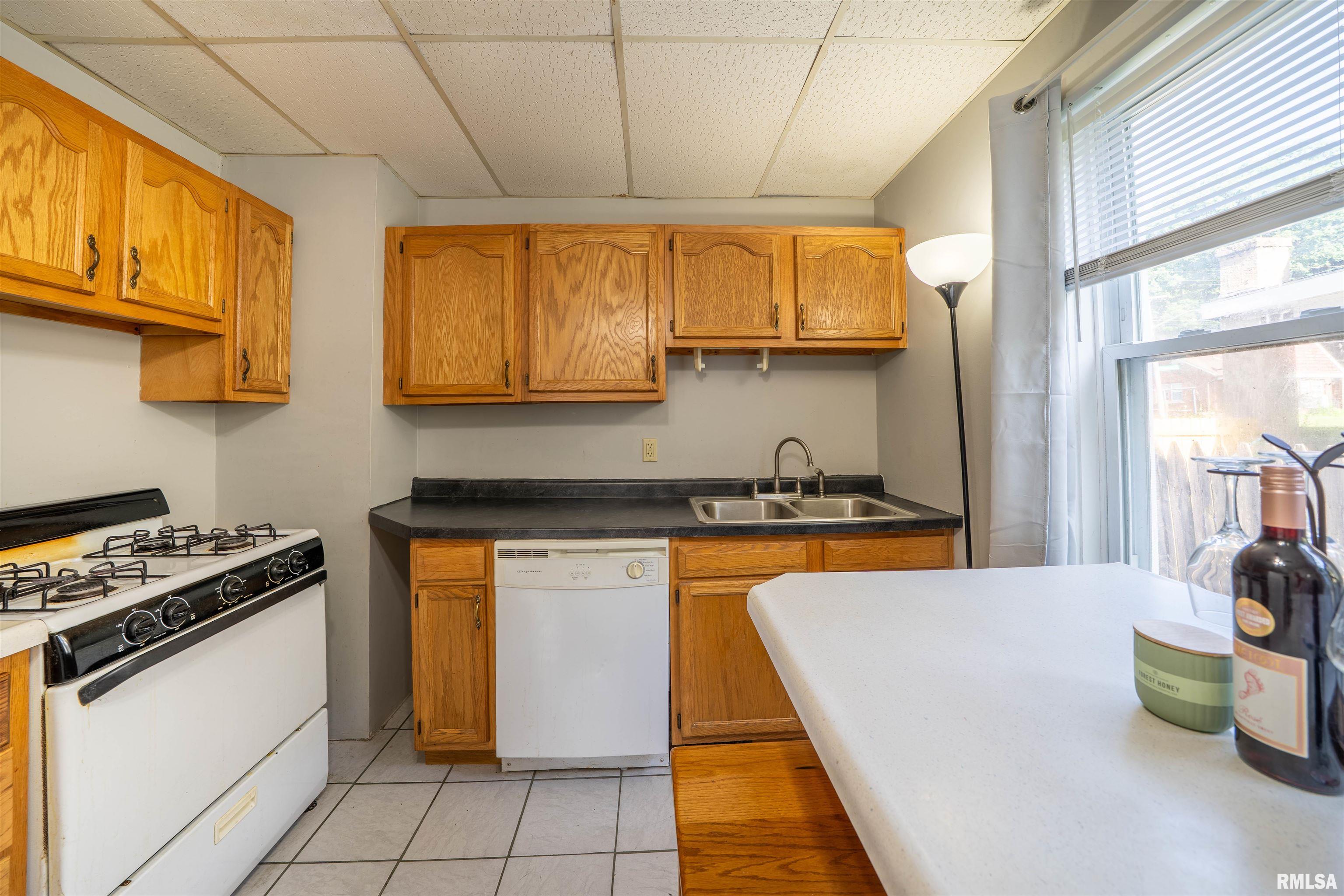 2714 North Prospect Road Peoria, IL 61603 - Photo 13 of 39 Gallery Image 13