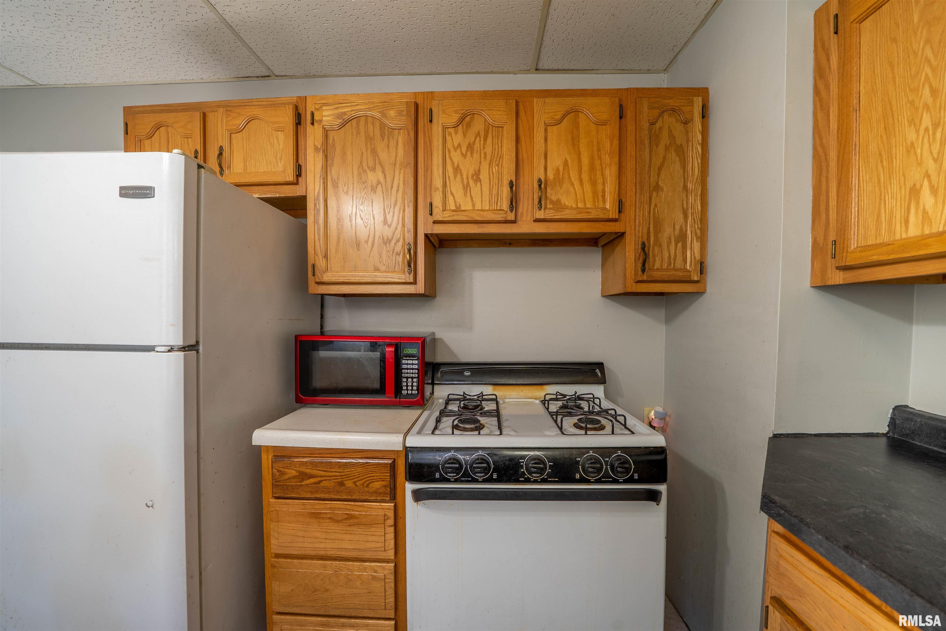 2714 North Prospect Road Peoria, IL 61603 - Photo 14 of 39 Gallery Image 14