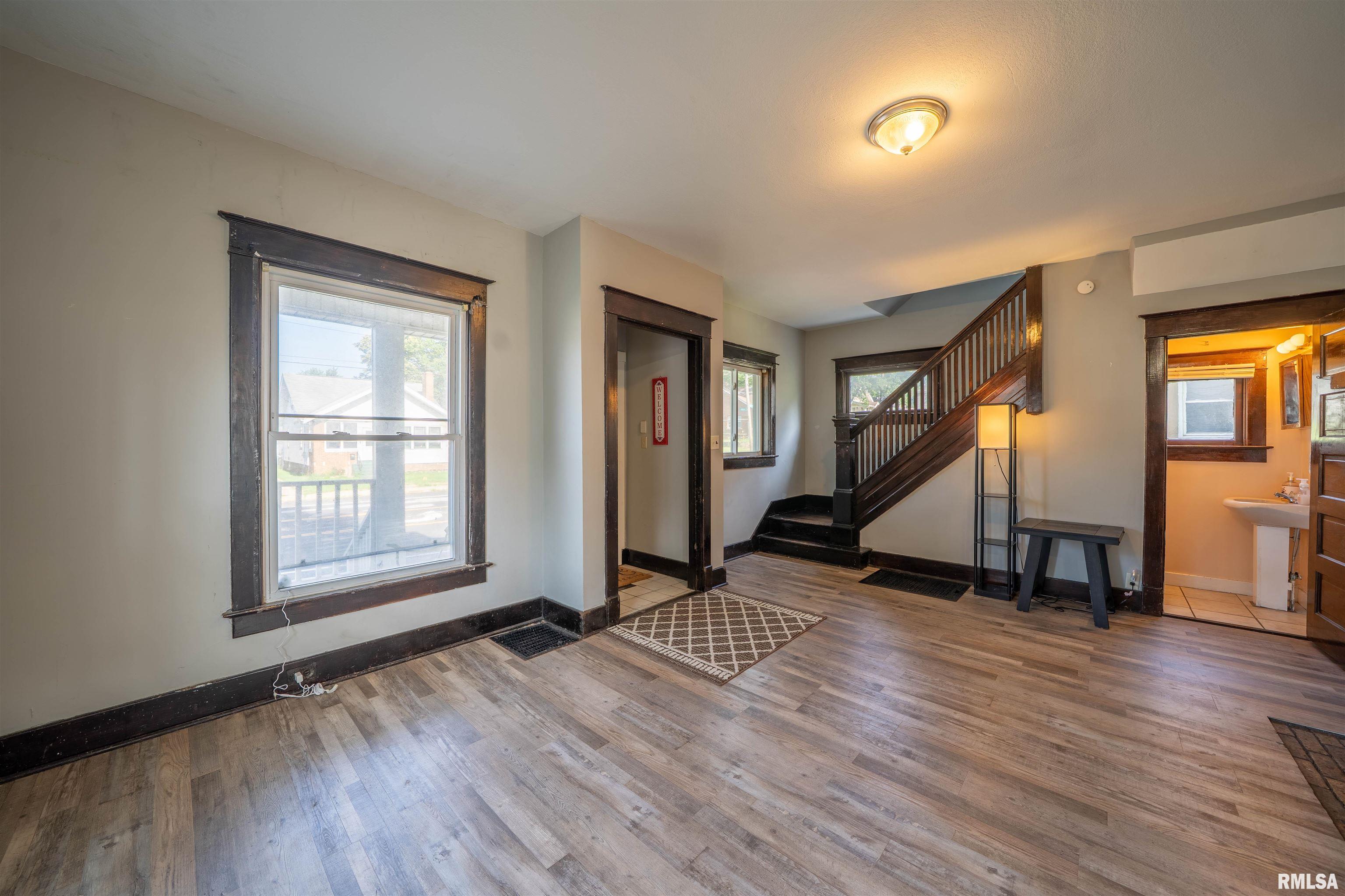 2714 North Prospect Road Peoria, IL 61603 - Photo 6 of 39 Gallery Image 6