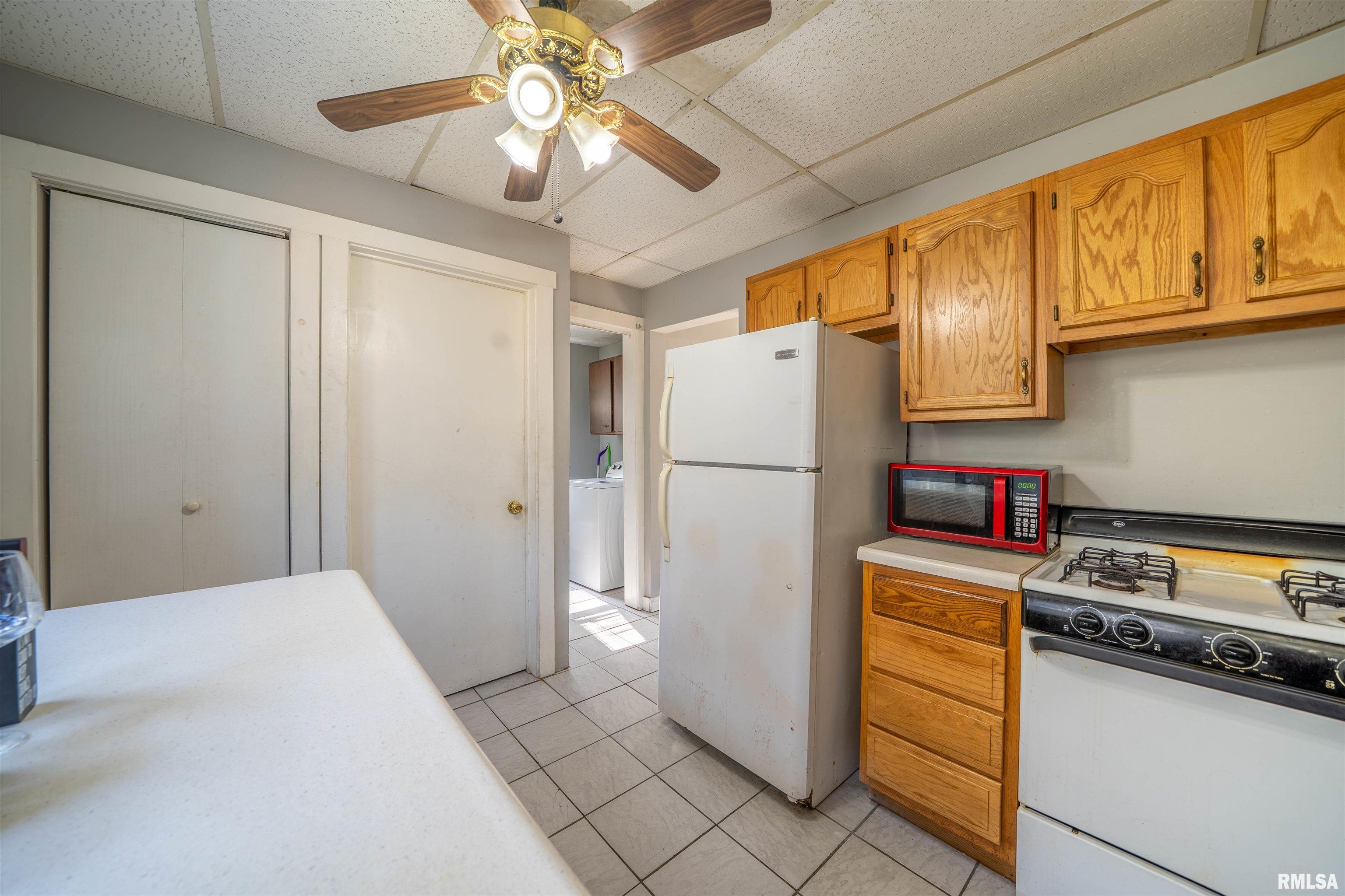2714 North Prospect Road Peoria, IL 61603 - Photo 10 of 39 Gallery Image 10
