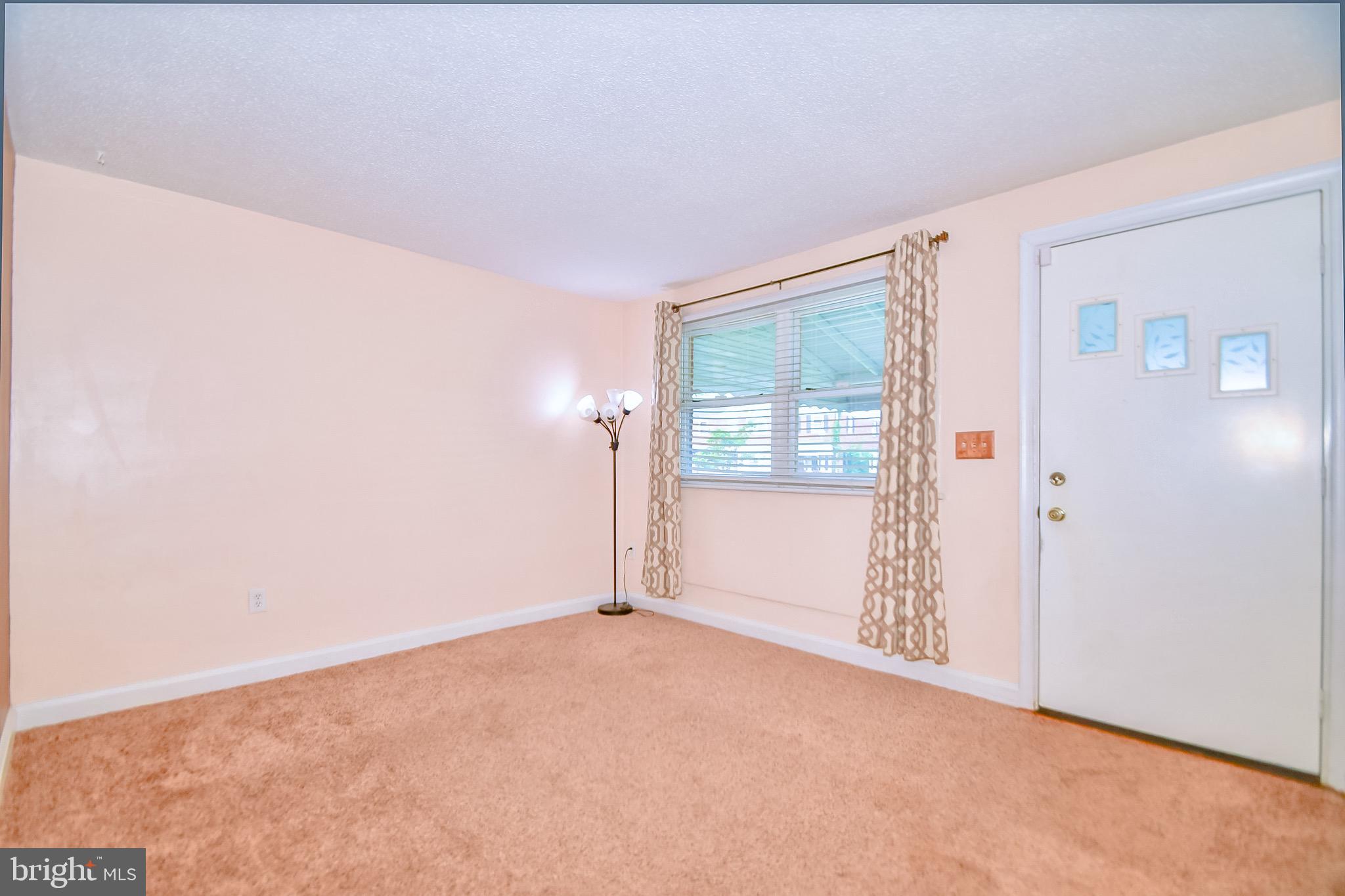 8215 Kavanagh Road Baltimore, MD 21222 - Photo 4 of 32