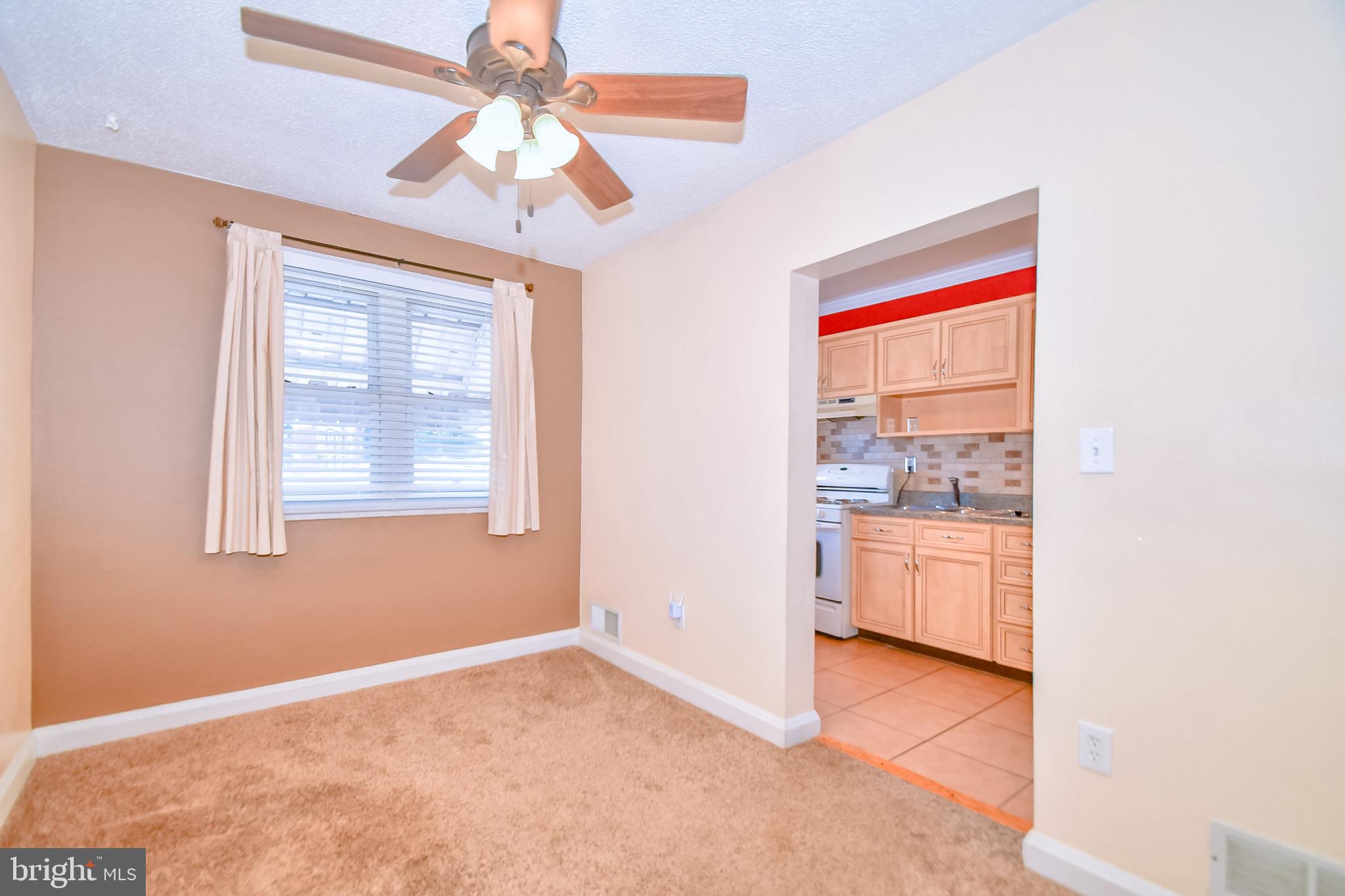8215 Kavanagh Road Baltimore, MD 21222 - Photo 8 of 32