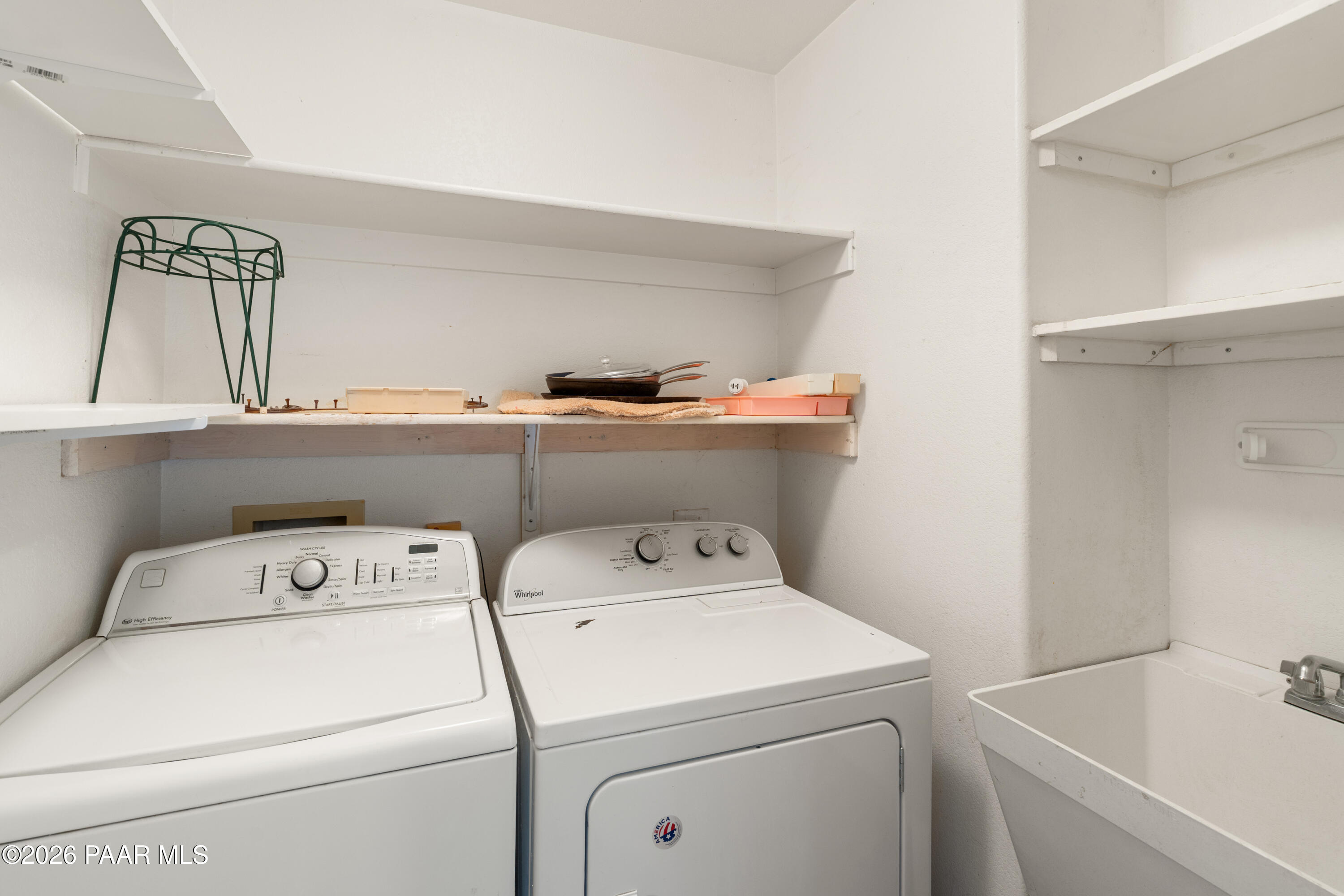1525 Shadow Ridge Road Paulden, AZ 86334 - Photo 24 of 32 21-Laundry Room