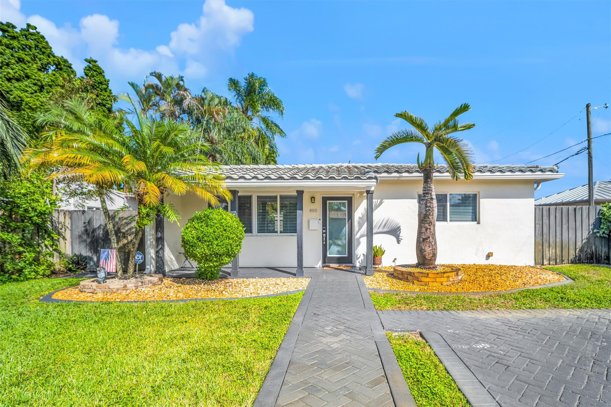 915 North 31st Road Hollywood, FL 33021 - Photo 1 of 45 Photo 1