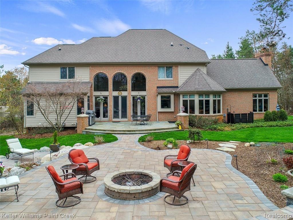 525 Sheldon Court Rochester, MI 48306 - Photo 8 of 66 Newly installed stone Patio and Fire-pit Area.