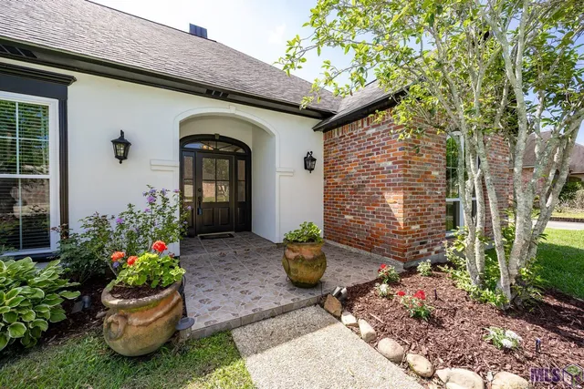$555,000 | 626 Shadow Oak Drive, Baton Rouge, LA 70810