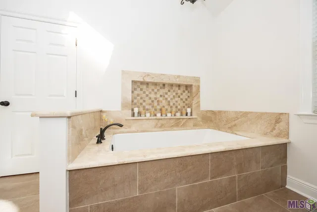 $555,000 | 626 Shadow Oak Drive, Baton Rouge, LA 70810