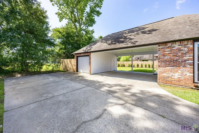 $555,000 | 626 Shadow Oak Drive, Baton Rouge, LA 70810