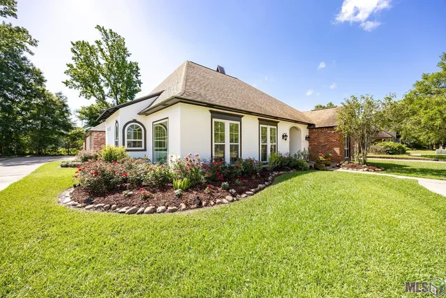 $555,000 | 626 Shadow Oak Drive, Baton Rouge, LA 70810