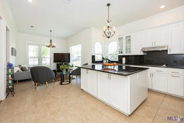 $555,000 | 626 Shadow Oak Drive, Baton Rouge, LA 70810