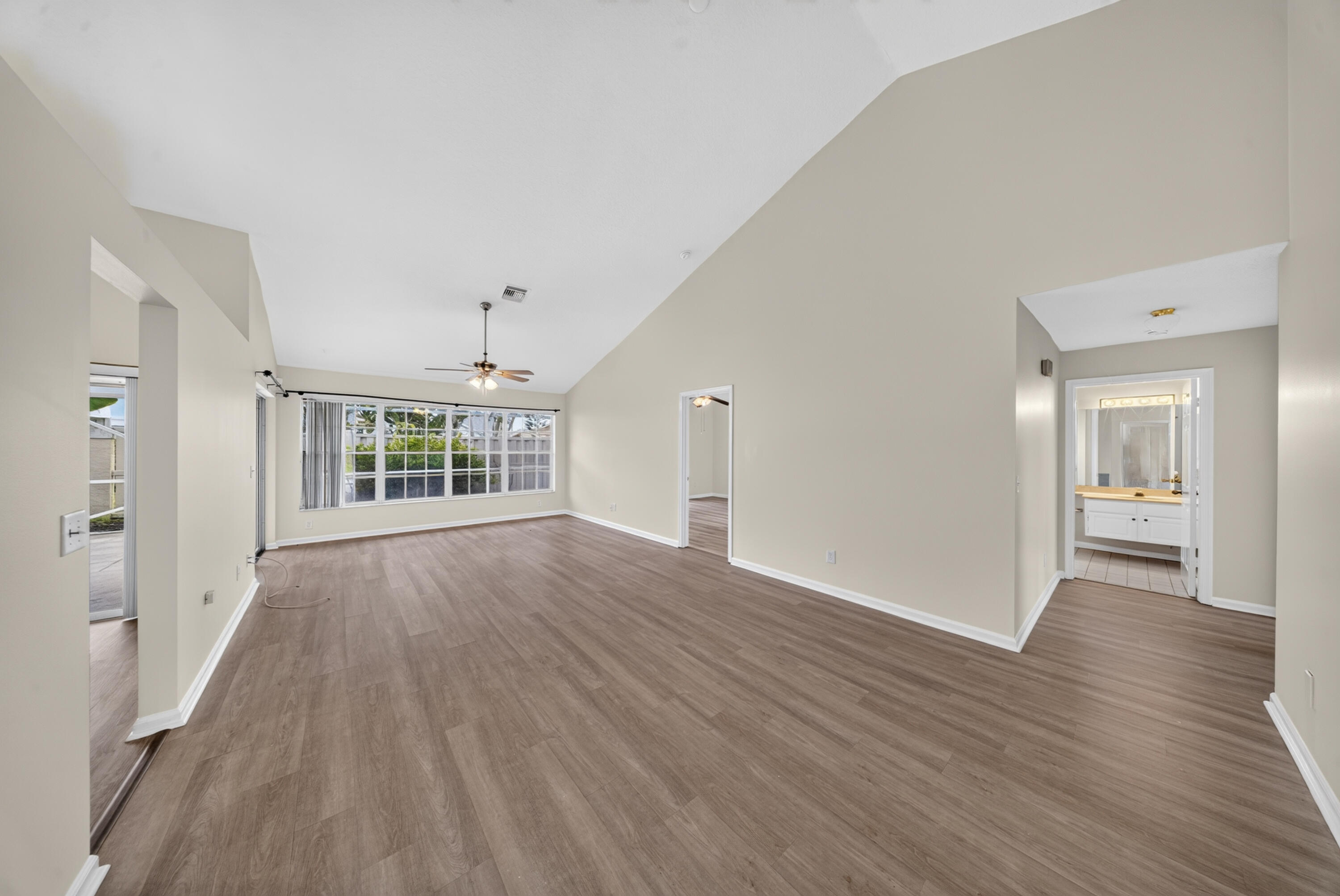 119 Adobe Circle Jupiter, FL 33458 - Photo 7 of 43 DSC02823