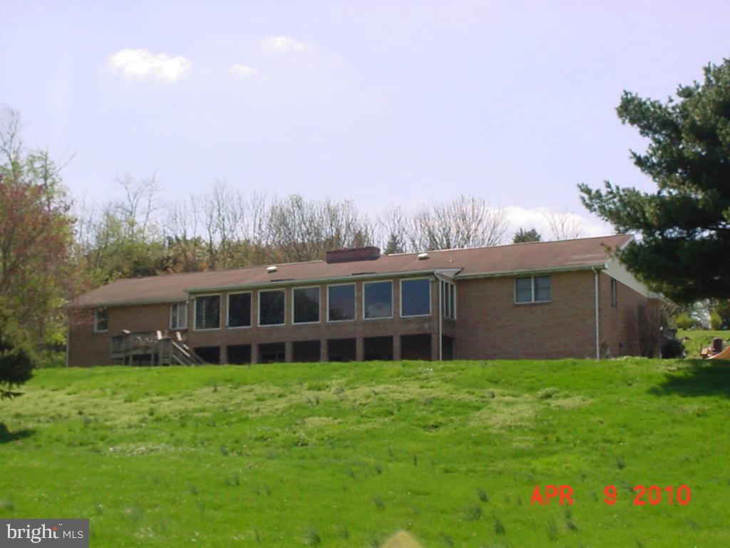 284 Esbenshade Road Ronks, PA 17572 - Photo 2 of 11 Gallery Image 2