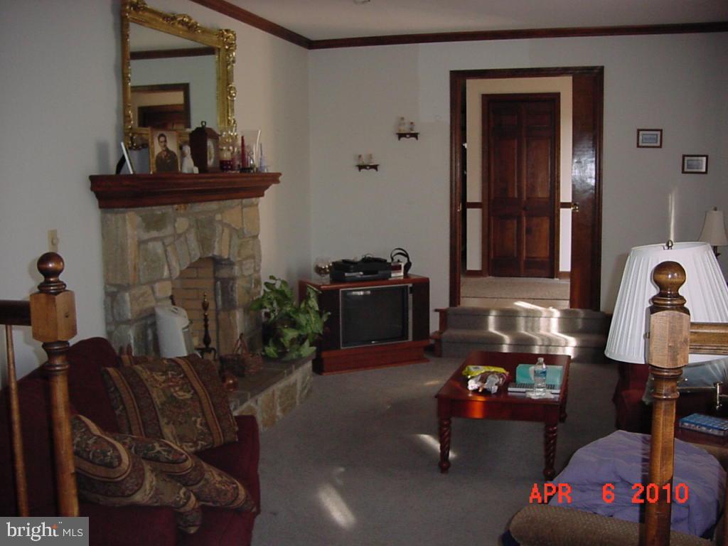 284 Esbenshade Road Ronks, PA 17572 - Photo 4 of 11 Gallery Image 4