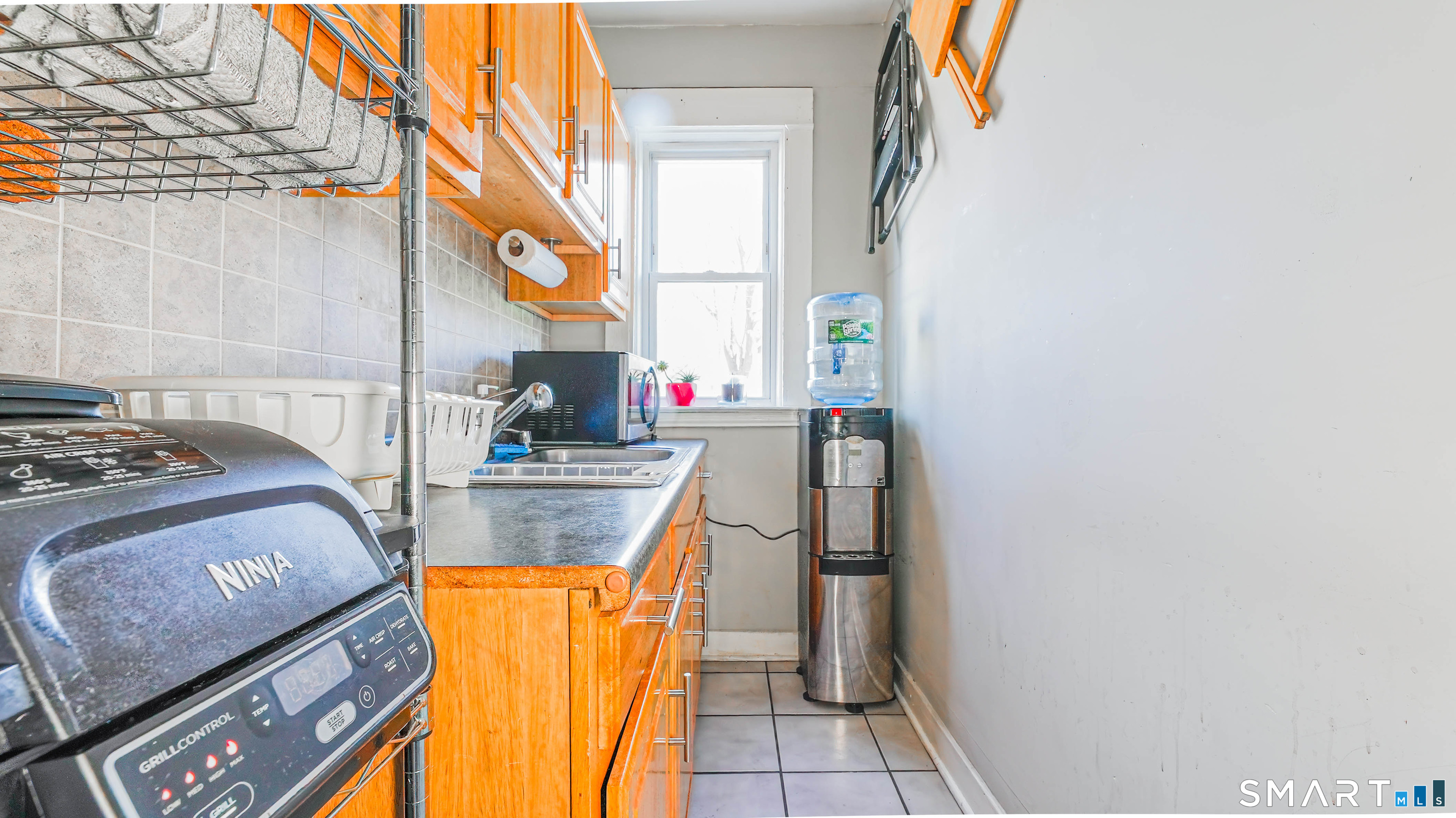 39 Houston Street New Haven, CT 06513 - Photo 9 of 37