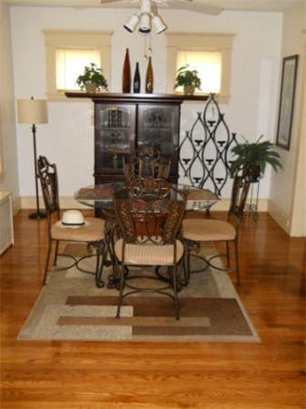 43 Herman Street Springfield, MA 01108 - Photo 4 of 17