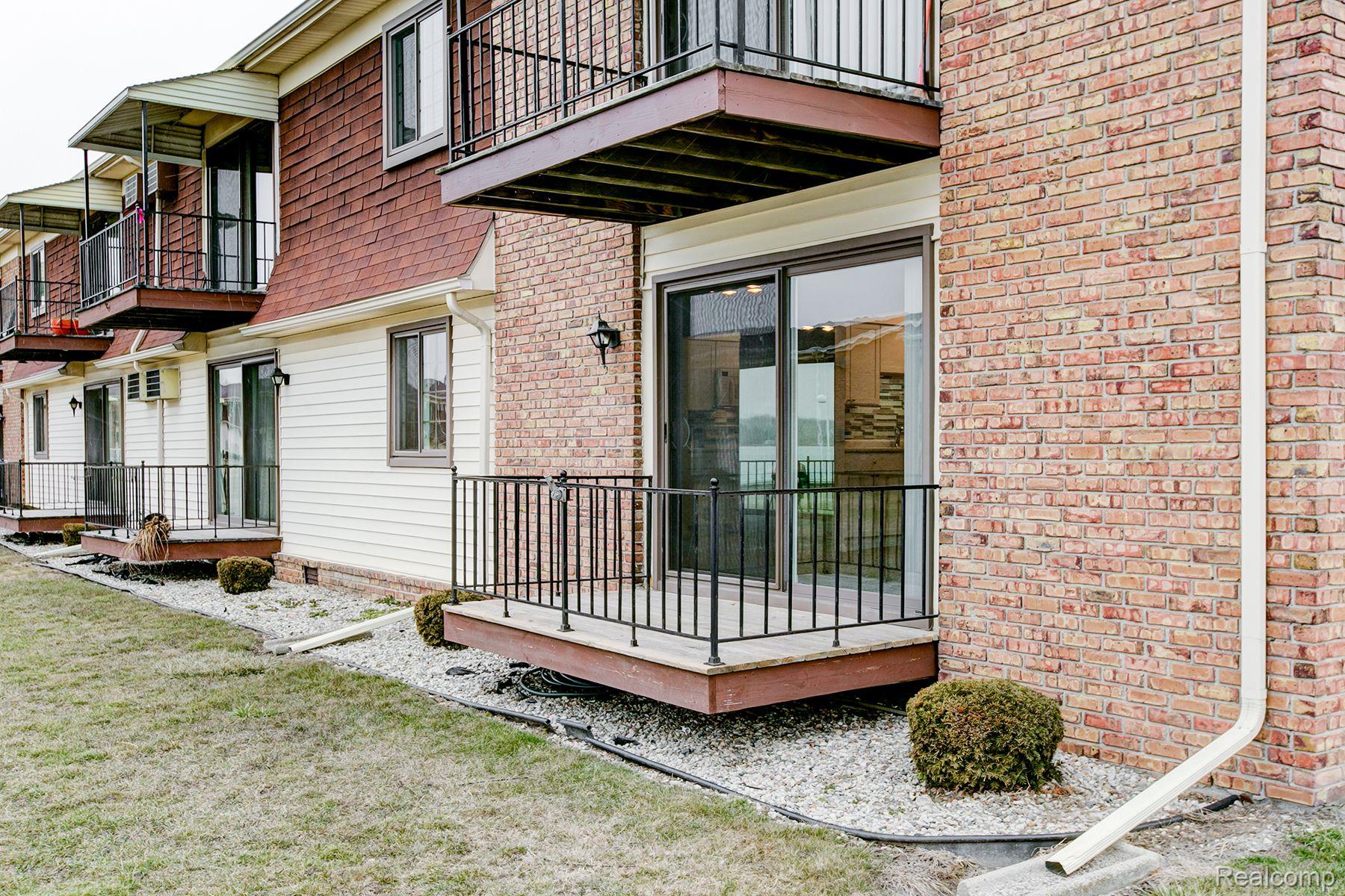 1900 River Road, Unit H4 Marysville, MI 48040 - Photo 3 of 26 Gallery Image 3