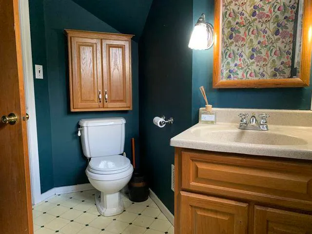 $2,900 | 1424 East Olive Street, Shorewood, WI 53211