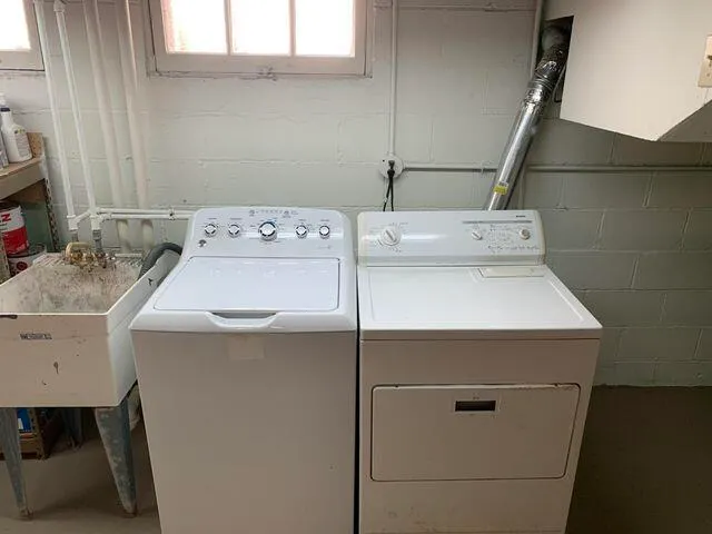 $2,900 | 1424 East Olive Street, Shorewood, WI 53211