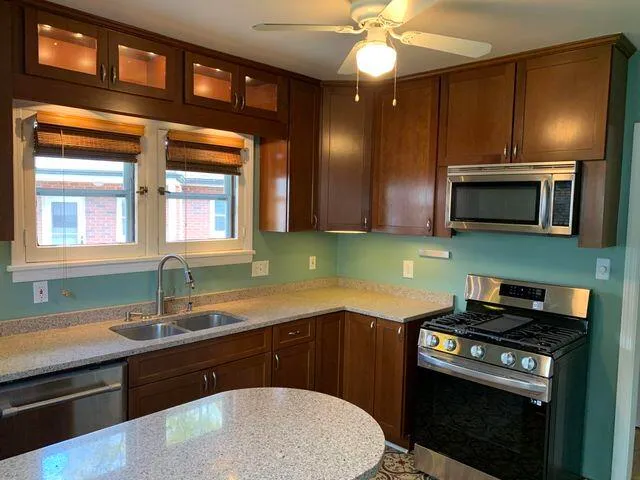 $2,900 | 1424 East Olive Street, Shorewood, WI 53211