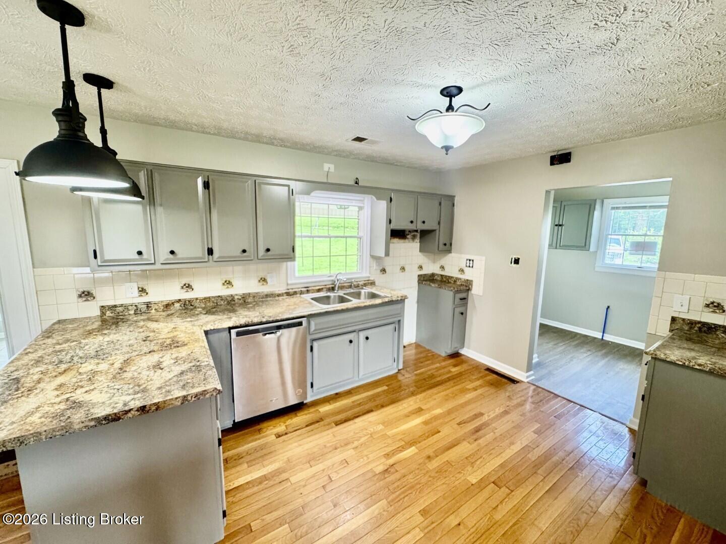 9867 Pottsville Road Springfield, KY 40069 - Photo 2 of 36 002_Kitchen