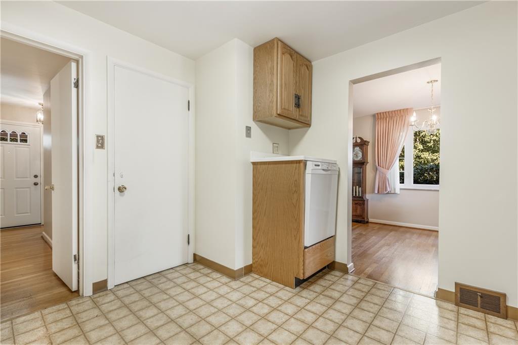 128 Sharp Road White Oak, PA 15131 - Photo 6 of 24 Gallery Image 6