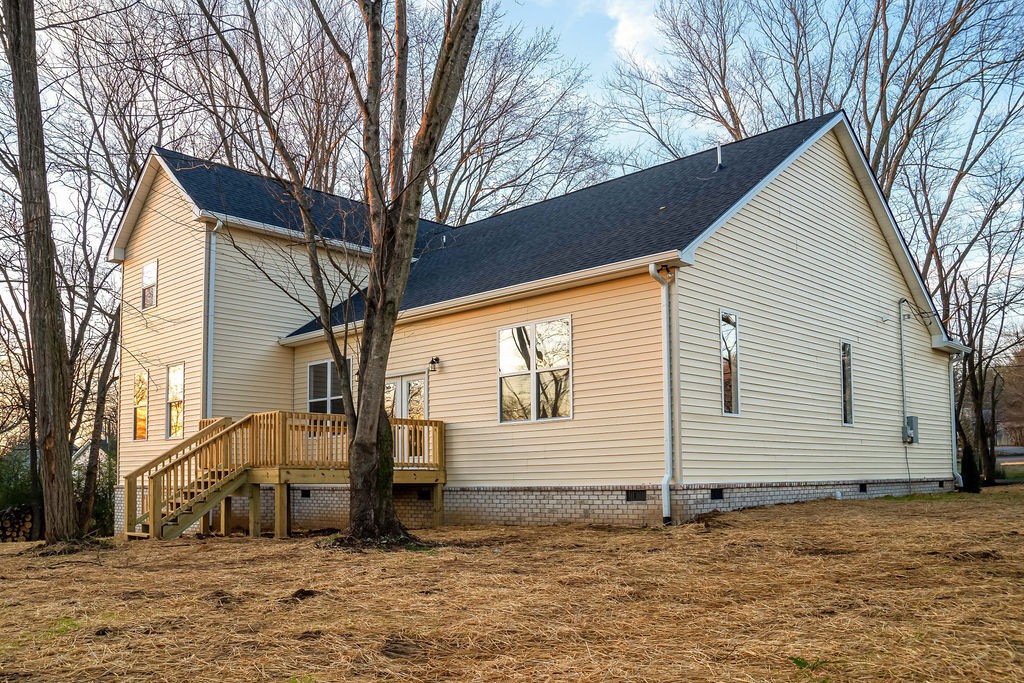 350 Fountainhead Road Portland, TN 37148 - Photo 35 of 36 a view of a house with a large tree